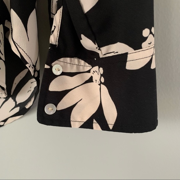 A New Day Black and White Floral Buttonup - Picture 3 of 11